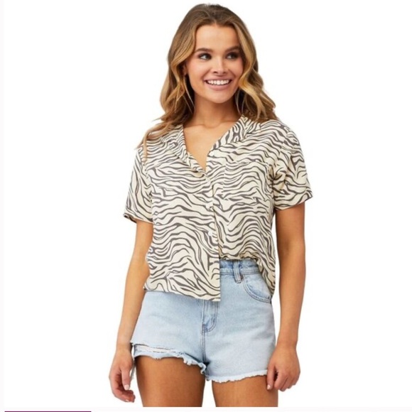 BeachGold Tina Shirt in Swirl Animal Large Womens Button Down Blouse Top - Picture 4 of 5